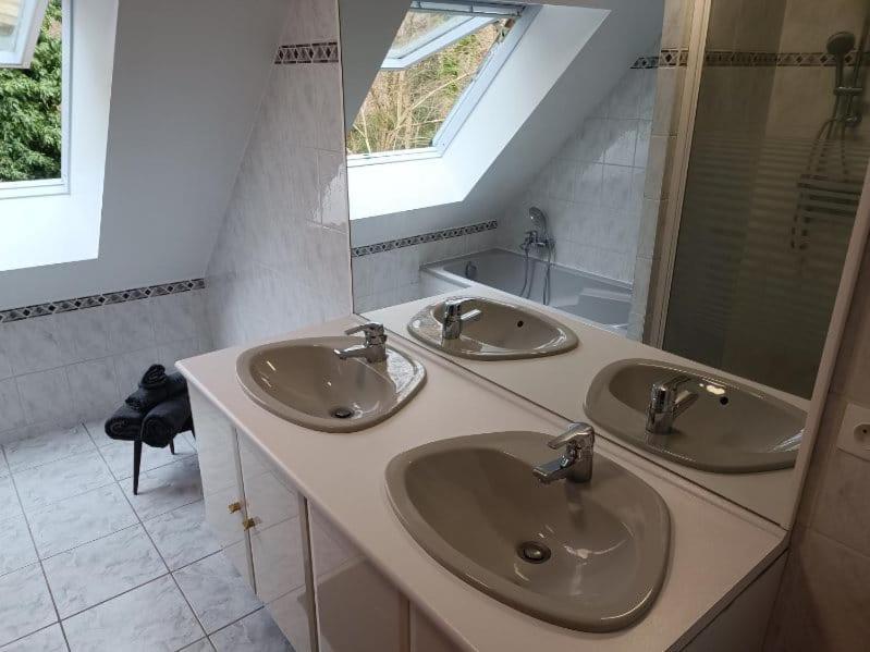La Fontaine Aux Enfants - Gr5 - Chambre Avec Sdb Privee Abreschviller Ngoại thất bức ảnh